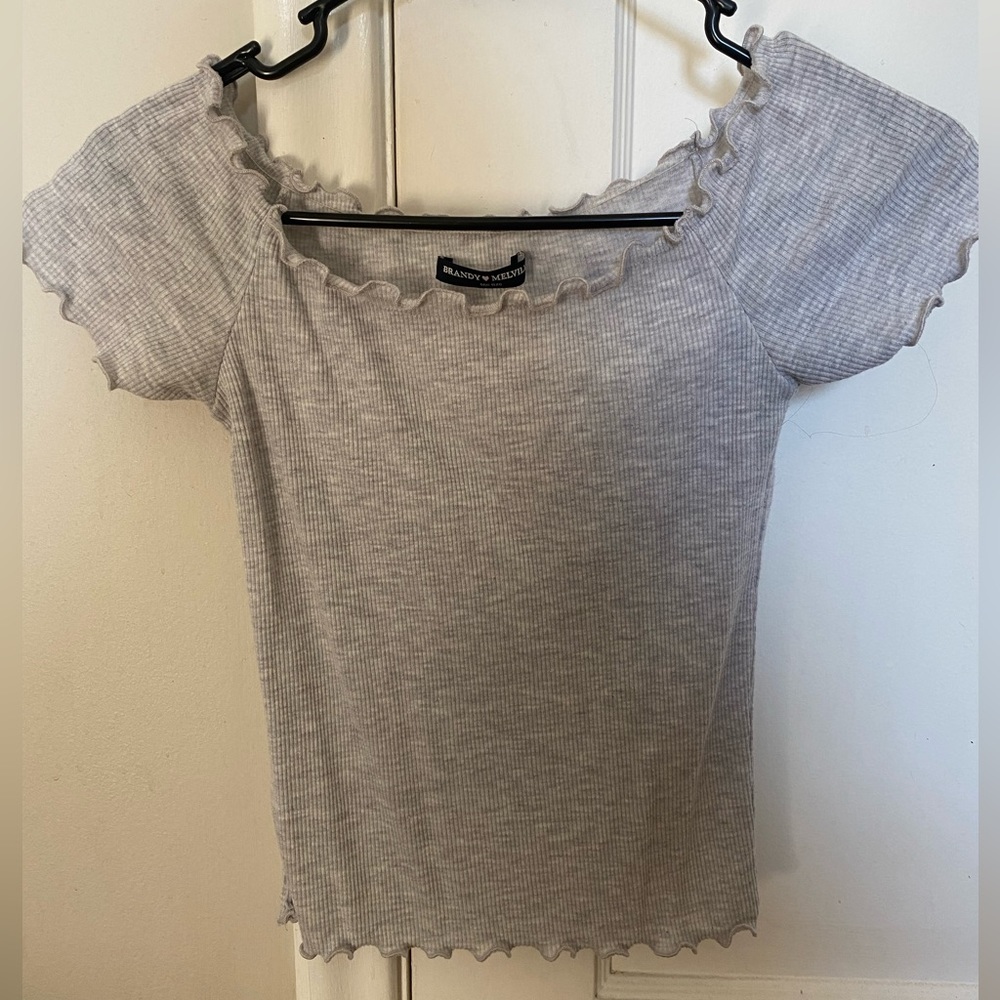 Brandy Melville baby tee